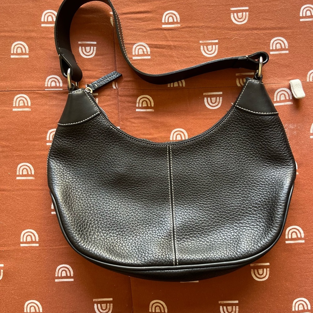 Dooney & Bourke Black Leather Shoulder Bag - Picture 5 of 7